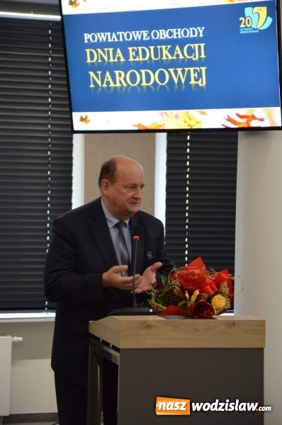 Zdjęcie w galerii na portalu naszwodzislaw.com: W powiecie obchodzono Dzień Nauczyciela wiadomości z regionu