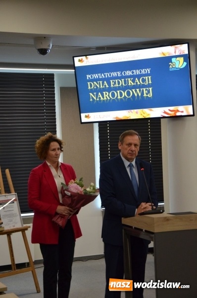 Zdjęcie w galerii na portalu naszwodzislaw.com: W powiecie obchodzono Dzień Nauczyciela wiadomości z regionu