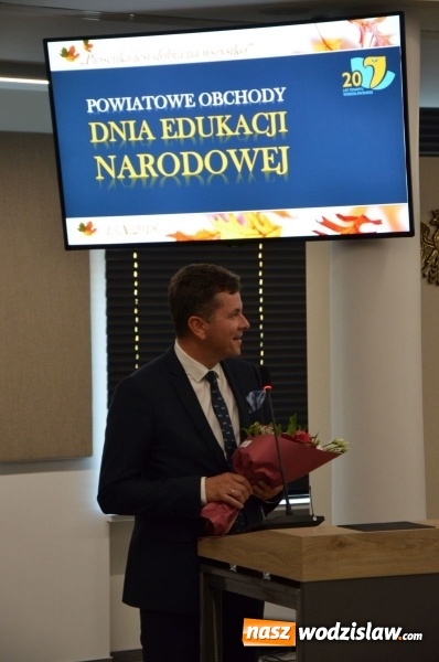 Zdjęcie w galerii na portalu naszwodzislaw.com: W powiecie obchodzono Dzień Nauczyciela wiadomości z regionu