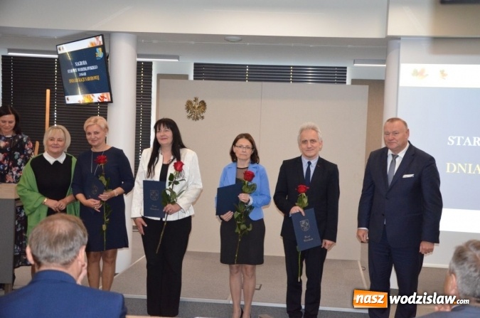Zdjęcie w galerii na portalu naszwodzislaw.com: W powiecie obchodzono Dzień Nauczyciela wiadomości z regionu