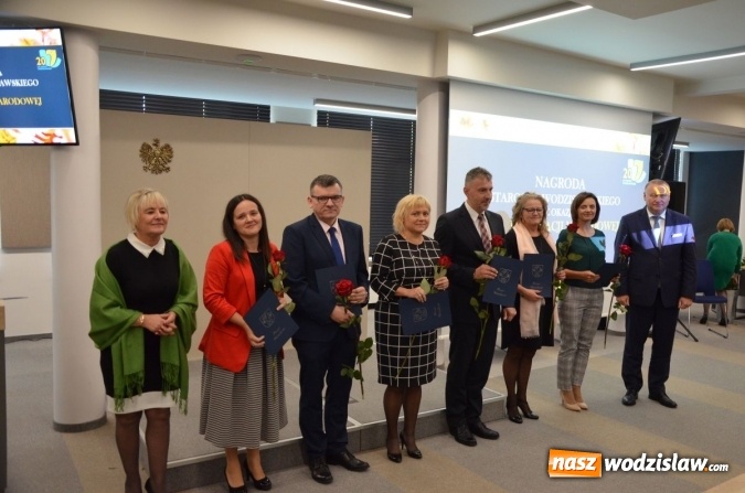 Zdjęcie w galerii na portalu naszwodzislaw.com: W powiecie obchodzono Dzień Nauczyciela wiadomości z regionu