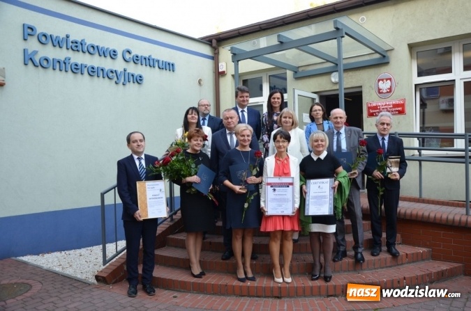 Zdjęcie w galerii na portalu naszwodzislaw.com: W powiecie obchodzono Dzień Nauczyciela wiadomości z regionu