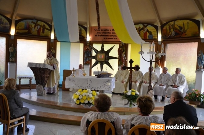 Zdjęcie w galerii na portalu naszwodzislaw.com: Od dziesięciu lat DPS w Gorzycach nosi imię Papieża Jana Pawła II wiadomości z regionu