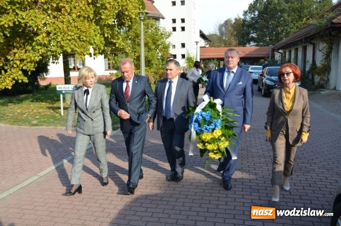 Zdjęcie w galerii na portalu naszwodzislaw.com: Od dziesięciu lat DPS w Gorzycach nosi imię Papieża Jana Pawła II wiadomości z regionu