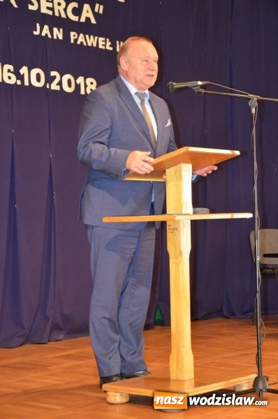 Zdjęcie w galerii na portalu naszwodzislaw.com: Od dziesięciu lat DPS w Gorzycach nosi imię Papieża Jana Pawła II wiadomości z regionu