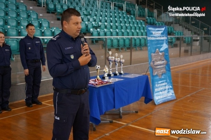 Zdjęcie w galerii na portalu naszwodzislaw.com: Policjanci z KPP Wodzisław na podium wojewódzkich mistrzostw policji w piłce halowej wiadomości z regionu