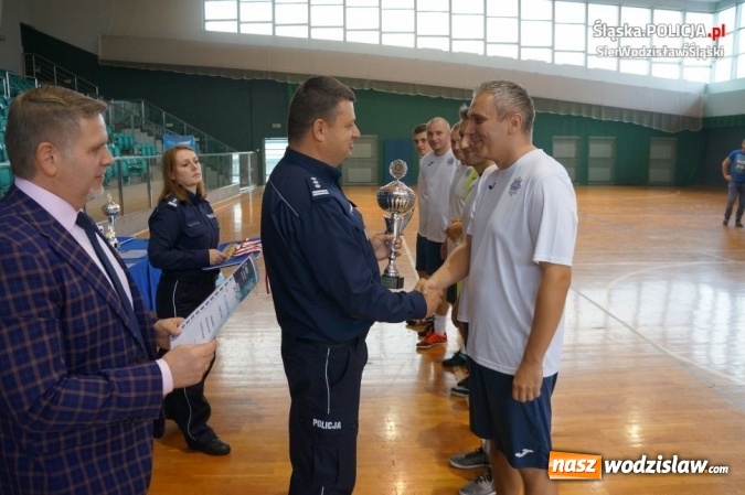 Zdjęcie w galerii na portalu naszwodzislaw.com: Policjanci z KPP Wodzisław na podium wojewódzkich mistrzostw policji w piłce halowej wiadomości z regionu