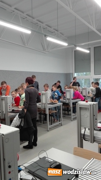 Zdjęcie w galerii na portalu naszwodzislaw.com: Młodzi pasjonaci nauki i techniki, czyli Ogólnopolski Tydzień Kariery w PCKZiU wiadomości z regionu