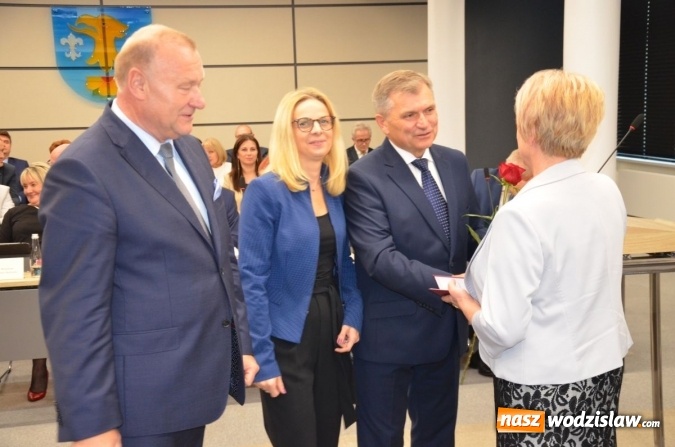 Zdjęcie w galerii na portalu naszwodzislaw.com: Uhonorowano zasłużonych pracowników ochrony zdrowia wiadomości z regionu