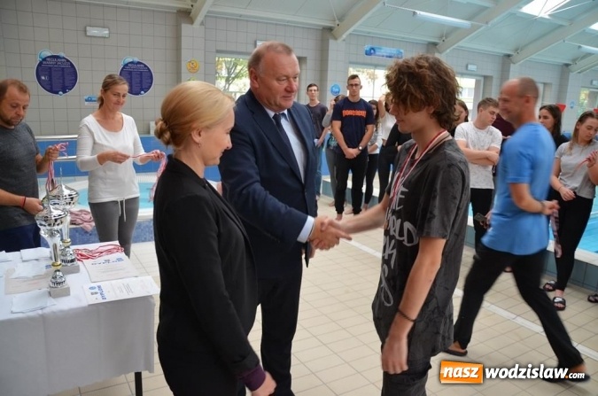 Zdjęcie w galerii na portalu naszwodzislaw.com: Zawody pływackie o Puchar Starosty na Mancie wiadomości z regionu