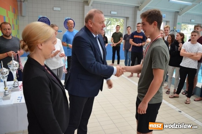 Zdjęcie w galerii na portalu naszwodzislaw.com: Zawody pływackie o Puchar Starosty na Mancie wiadomości z regionu