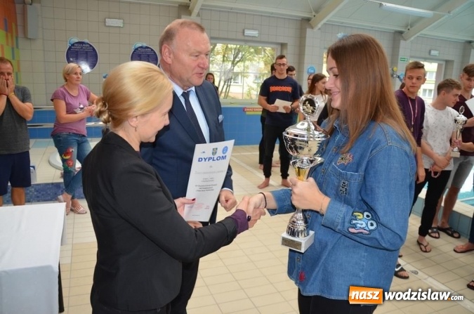 Zdjęcie w galerii na portalu naszwodzislaw.com: Zawody pływackie o Puchar Starosty na Mancie wiadomości z regionu