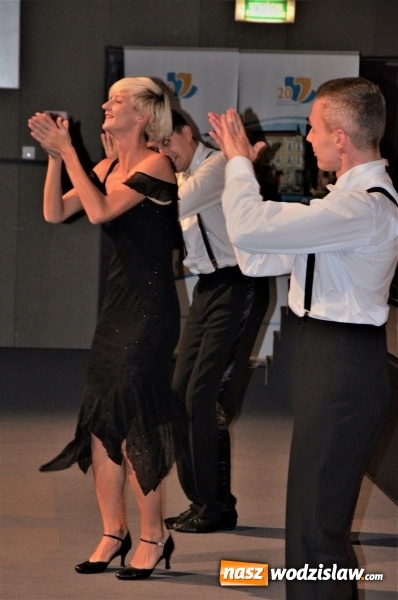 Zdjęcie w galerii na portalu naszwodzislaw.com: Orkiestra Kameralna Eleganza zabrała w podróż do Wiednia wiadomości z regionu