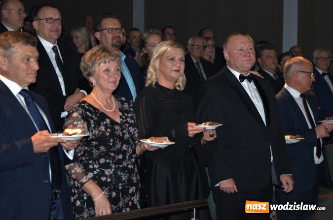 Zdjęcie w galerii na portalu naszwodzislaw.com: Orkiestra Kameralna Eleganza zabrała w podróż do Wiednia wiadomości z regionu