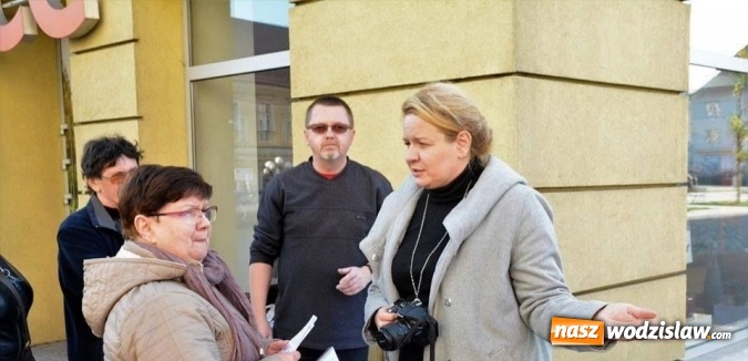 Zdjęcie w galerii na portalu naszwodzislaw.com: Trzeba dbać o potrzeby niewidomych. Happening na wodzisławskim rynku wiadomości z regionu