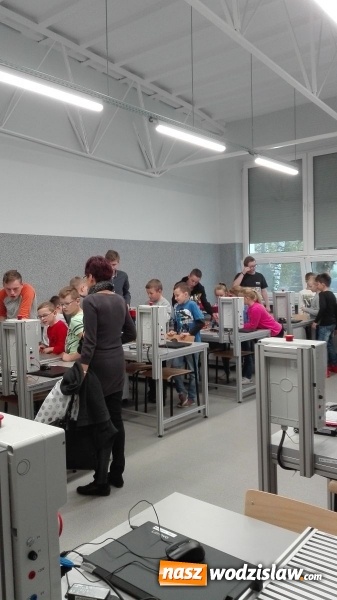 Zdjęcie w galerii na portalu naszwodzislaw.com: Młodzi pasjonaci nauki i techniki wiadomości z regionu
