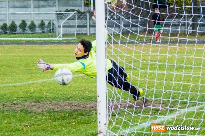 Zdjęcie w galerii na portalu naszwodzislaw.com: Dwa szybkie trafienia ustawiły spotkanie. Juniorzy Tworkowa pokonali Turzę Śląską wiadomości z regionu