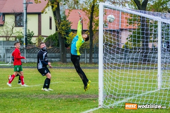 Zdjęcie w galerii na portalu naszwodzislaw.com: Dwa szybkie trafienia ustawiły spotkanie. Juniorzy Tworkowa pokonali Turzę Śląską wiadomości z regionu