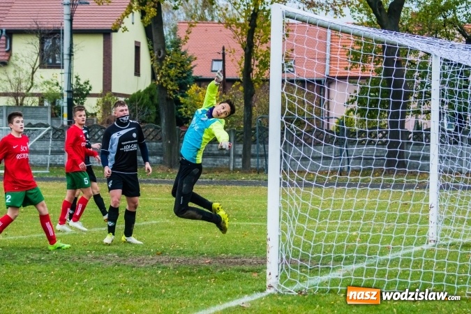 Zdjęcie w galerii na portalu naszwodzislaw.com: Dwa szybkie trafienia ustawiły spotkanie. Juniorzy Tworkowa pokonali Turzę Śląską wiadomości z regionu