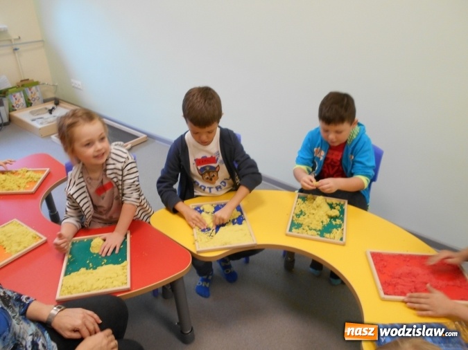 Zdjęcie w galerii na portalu naszwodzislaw.com: Dzieci z Przedszkola numer 18 odwiedziły Wodzisławskie Oświatowe Centrum Nauki i Techniki wiadomości z regionu