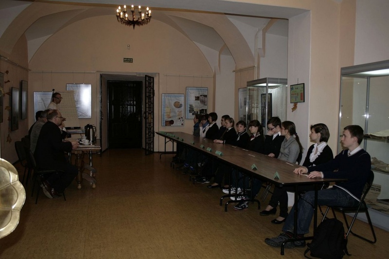 Zdjęcie w galerii na portalu naszwodzislaw.com: Gimnazjaliści przepytani z historii wiadomości z regionu