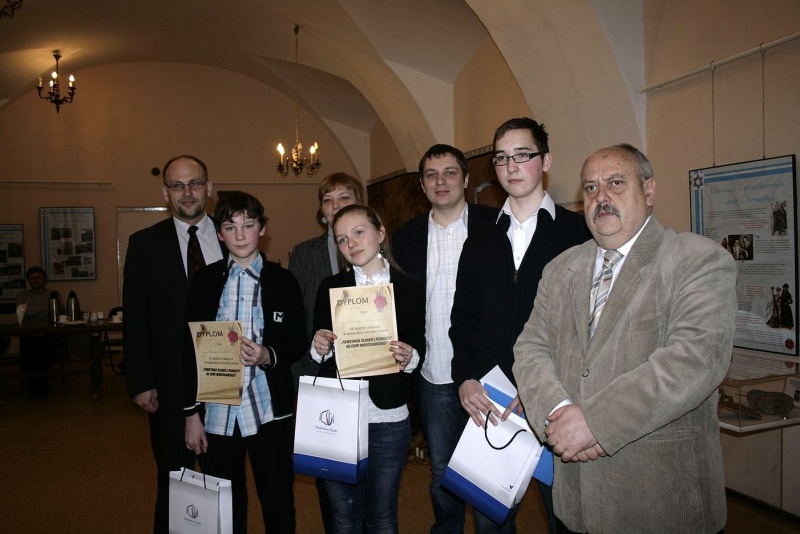 Zdjęcie w galerii na portalu naszwodzislaw.com: Gimnazjaliści przepytani z historii wiadomości z regionu