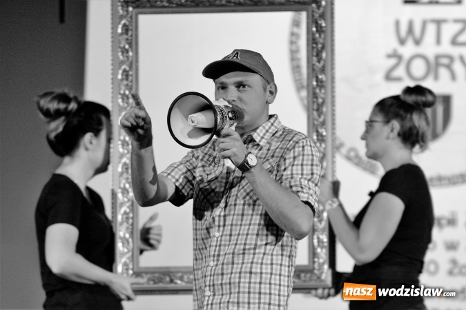 Zdjęcie w galerii na portalu naszwodzislaw.com: Ogrom wzruszeń na Para buch, teatr w ruch w WCK wiadomości z regionu