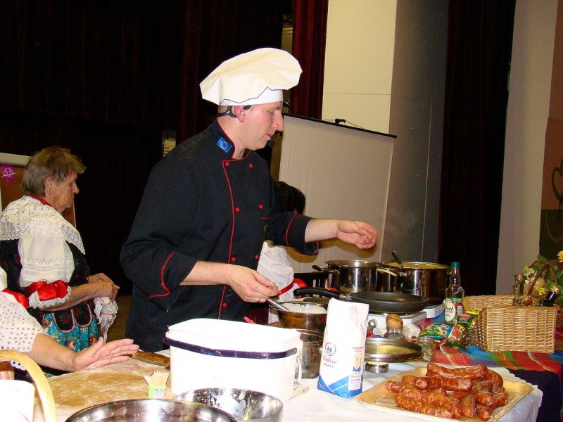 Zdjęcie w galerii na portalu naszwodzislaw.com: Jak Remigiusz Rączka w Radlinie gotował wiadomości z regionu