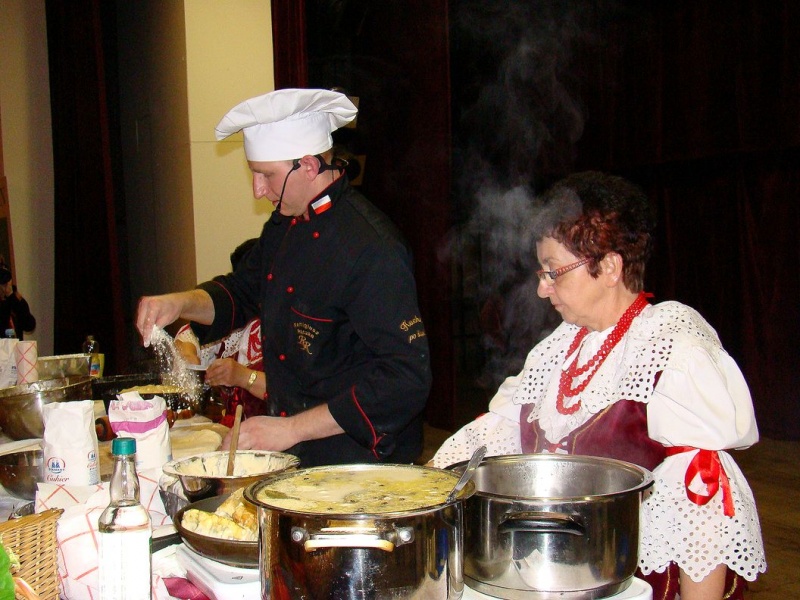 Zdjęcie w galerii na portalu naszwodzislaw.com: Jak Remigiusz Rączka w Radlinie gotował wiadomości z regionu