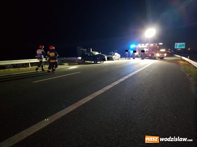 Zdjęcie w galerii na portalu naszwodzislaw.com: Zderzenie passata i suzuki na DK 78 Olza-Chałupki wiadomości z regionu