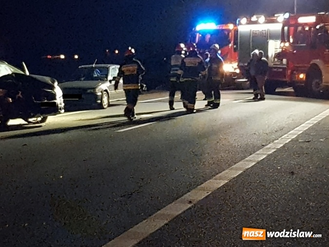 Zdjęcie w galerii na portalu naszwodzislaw.com: Zderzenie passata i suzuki na DK 78 Olza-Chałupki wiadomości z regionu