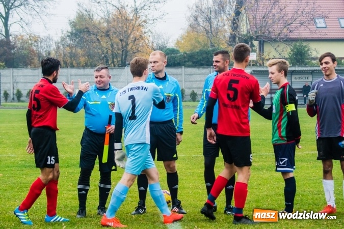 Zdjęcie w galerii na portalu naszwodzislaw.com: A klasa. Totalna demolka w Tworkowie wiadomości z regionu