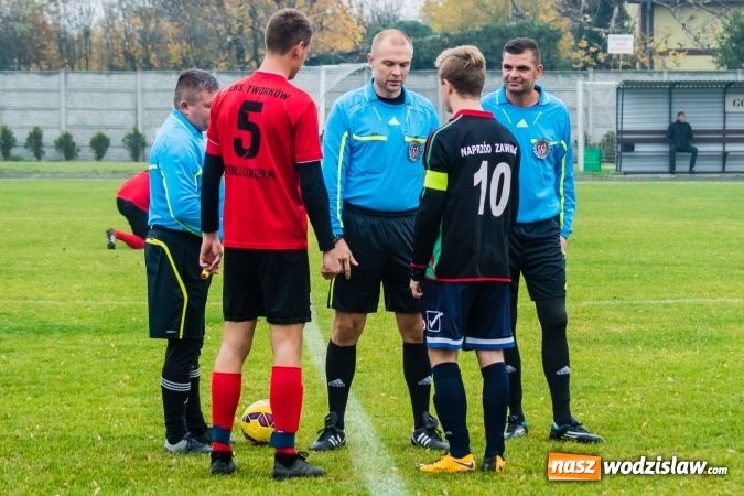 Zdjęcie w galerii na portalu naszwodzislaw.com: A klasa. Totalna demolka w Tworkowie wiadomości z regionu