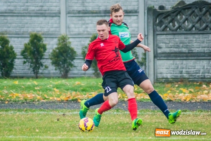 Zdjęcie w galerii na portalu naszwodzislaw.com: A klasa. Totalna demolka w Tworkowie wiadomości z regionu