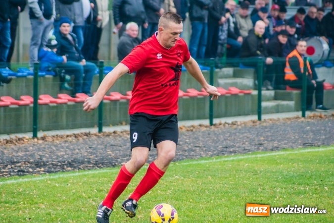 Zdjęcie w galerii na portalu naszwodzislaw.com: A klasa. Totalna demolka w Tworkowie wiadomości z regionu