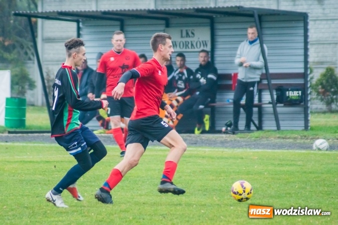 Zdjęcie w galerii na portalu naszwodzislaw.com: A klasa. Totalna demolka w Tworkowie wiadomości z regionu