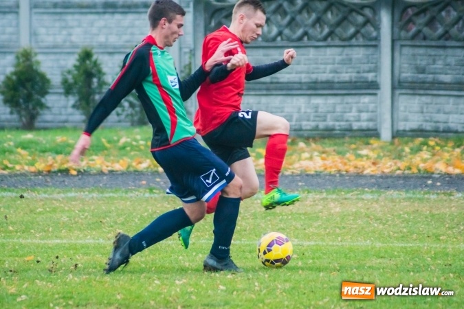 Zdjęcie w galerii na portalu naszwodzislaw.com: A klasa. Totalna demolka w Tworkowie wiadomości z regionu