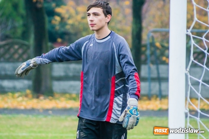 Zdjęcie w galerii na portalu naszwodzislaw.com: A klasa. Totalna demolka w Tworkowie wiadomości z regionu