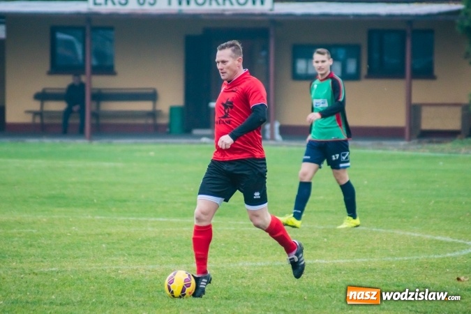 Zdjęcie w galerii na portalu naszwodzislaw.com: A klasa. Totalna demolka w Tworkowie wiadomości z regionu