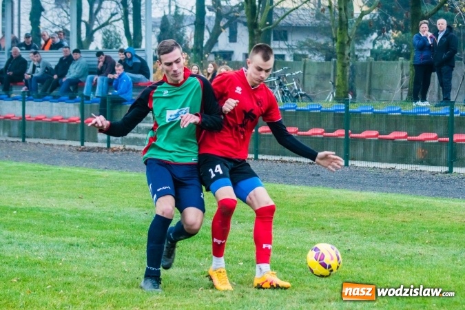 Zdjęcie w galerii na portalu naszwodzislaw.com: A klasa. Totalna demolka w Tworkowie wiadomości z regionu