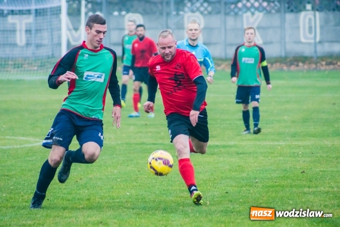 Zdjęcie w galerii na portalu naszwodzislaw.com: A klasa. Totalna demolka w Tworkowie wiadomości z regionu