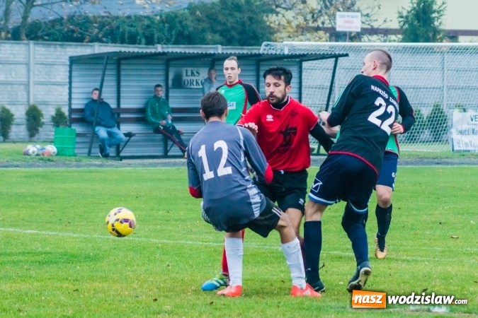 Zdjęcie w galerii na portalu naszwodzislaw.com: A klasa. Totalna demolka w Tworkowie wiadomości z regionu