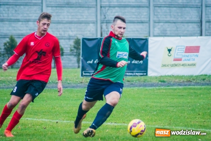 Zdjęcie w galerii na portalu naszwodzislaw.com: A klasa. Totalna demolka w Tworkowie wiadomości z regionu