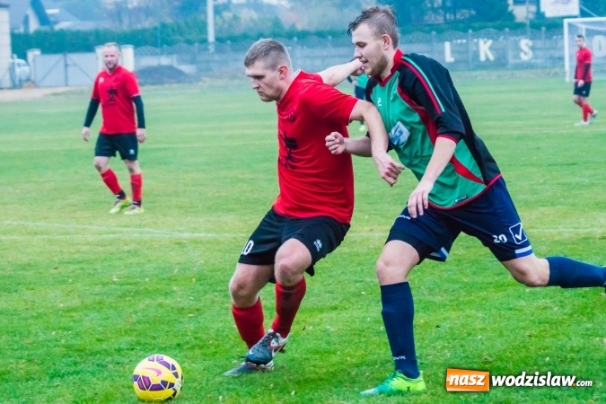 Zdjęcie w galerii na portalu naszwodzislaw.com: A klasa. Totalna demolka w Tworkowie wiadomości z regionu