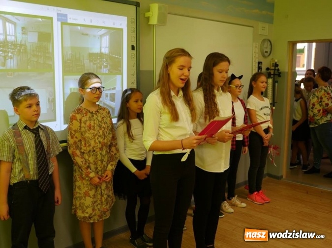 Zdjęcie w galerii na portalu naszwodzislaw.com: W wodzisławskiej SP 10 otwarto Zieloną Pracownię wiadomości z regionu