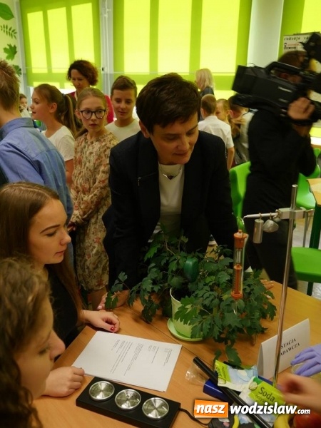Zdjęcie w galerii na portalu naszwodzislaw.com: W wodzisławskiej SP 10 otwarto Zieloną Pracownię wiadomości z regionu