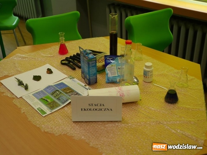 Zdjęcie w galerii na portalu naszwodzislaw.com: W wodzisławskiej SP 10 otwarto Zieloną Pracownię wiadomości z regionu