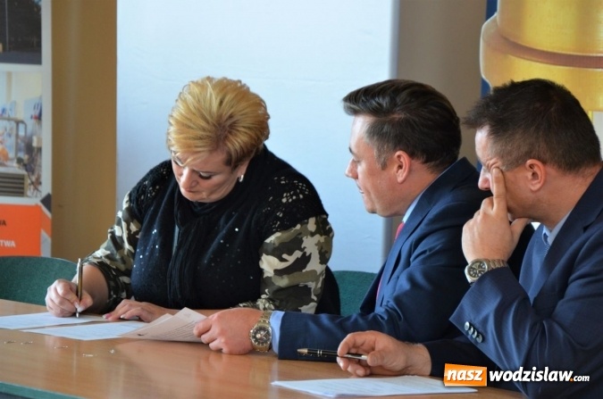 Zdjęcie w galerii na portalu naszwodzislaw.com: Stypendia dla uczniów klas górniczych wiadomości z regionu