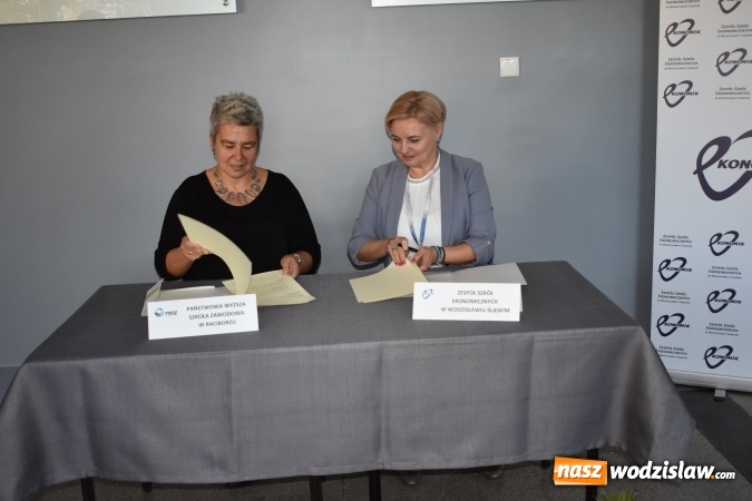 Zdjęcie w galerii na portalu naszwodzislaw.com: Ekonomik podpisał porozumienie o współpracy z Państwową Wyższą Szkołą Zawodową w Raciborzu wiadomości z regionu
