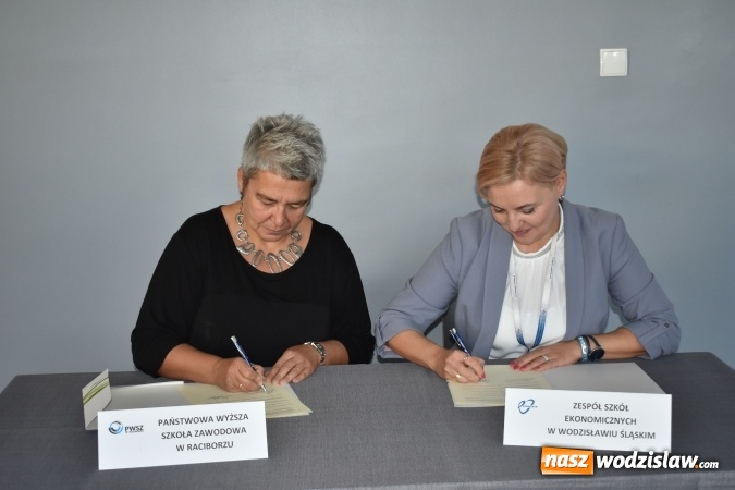 Zdjęcie w galerii na portalu naszwodzislaw.com: Ekonomik podpisał porozumienie o współpracy z Państwową Wyższą Szkołą Zawodową w Raciborzu wiadomości z regionu